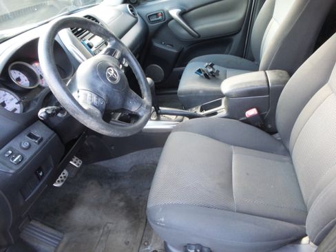 Used 2005 Toyota RAV4 4WD image 9