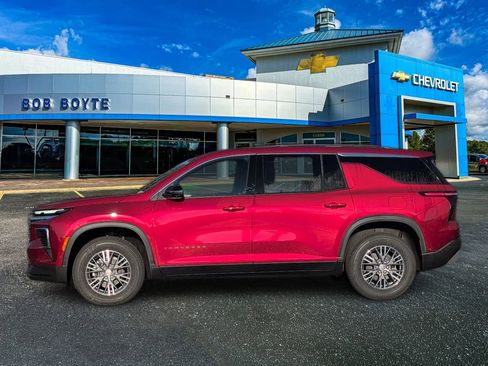 New 2026 Chevrolet Traverse LT w/ Enhanced Driving Package FWD image 2