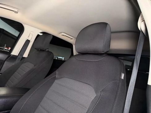Used 2018 Ford Edge SE FWD image 27