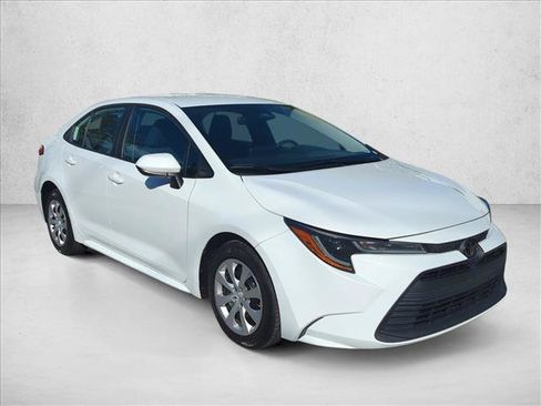 Certified 2023 Toyota Corolla LE FWD image 3