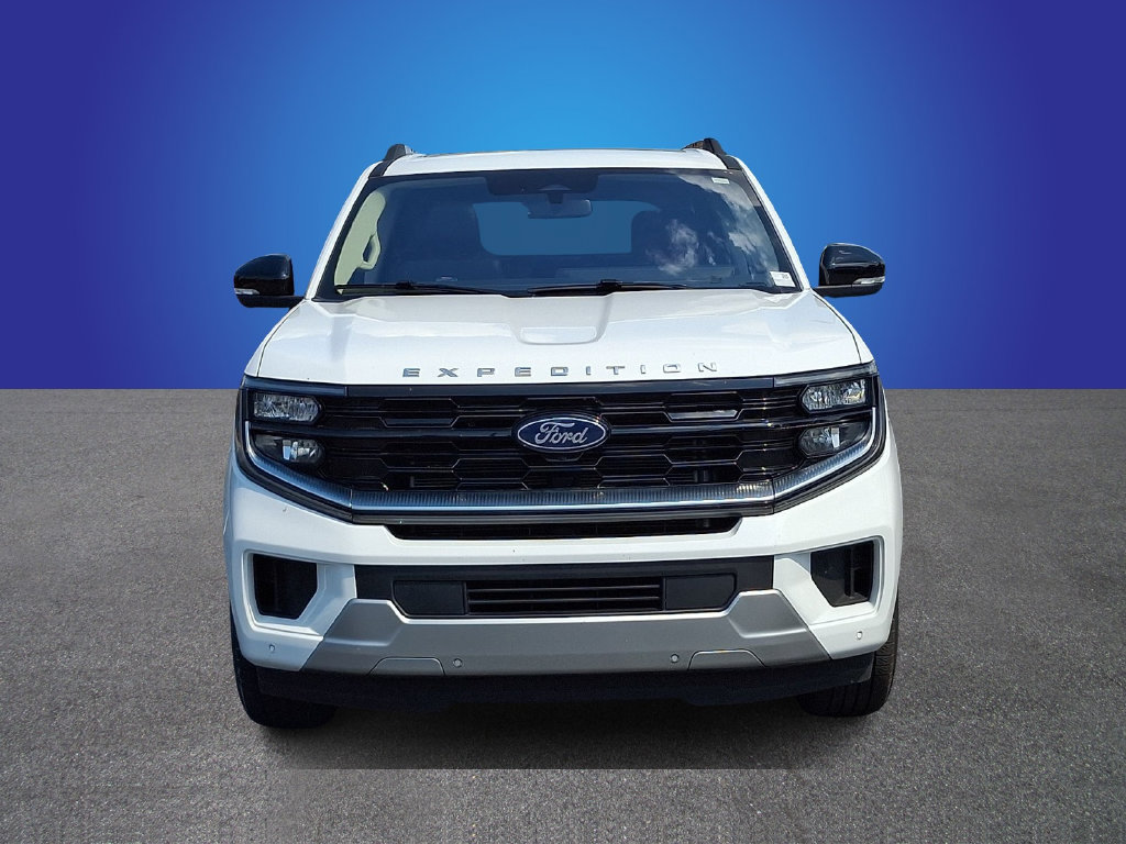 Used 2025 Ford Expedition Platinum AWD/4WD image 2