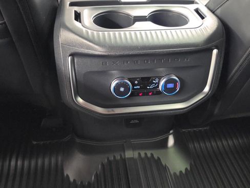 Used 2025 Ford Expedition Tremor AWD/4WD image 15