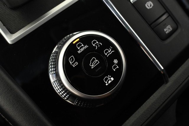 Used 2024 Mitsubishi Outlander ES AWD/4WD image 24