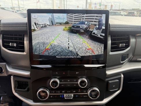 Used 2024 Ford Expedition XLT image 23