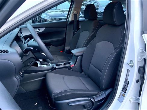 Used 2023 Kia Forte LXS w/ LXS Technology Package FWD image 26