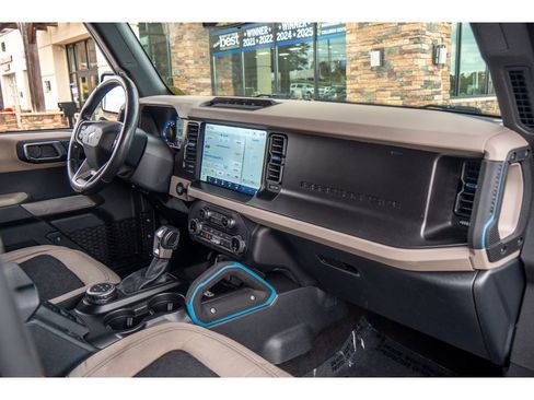 Used 2022 Ford Bronco Wildtrak image 12