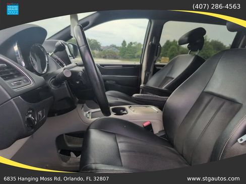 Used 2020 Dodge Grand Caravan SXT FWD image 13