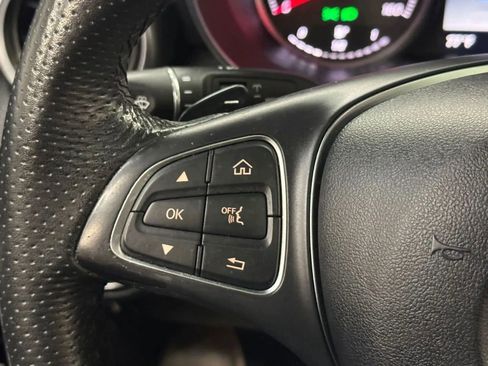 Used 2018 Mercedes-Benz GLC 300 w/ Premium Package image 29