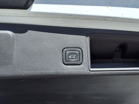 Used 2020 GMC Terrain SLE w/ Driver Convenience Package image 19