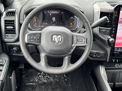 New 2026 RAM 2500 Laramie AWD/4WD image 13