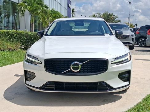 Used 2024 Volvo S60 B5 Core FWD image 2