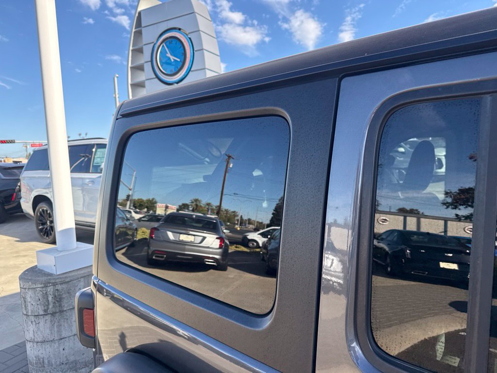 Used 2024 Jeep Wrangler Unlimited AWD/4WD image 5