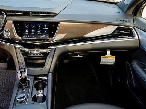 New 2025 Cadillac XT6 Premium Luxury w/ Platinum Package FWD image 12