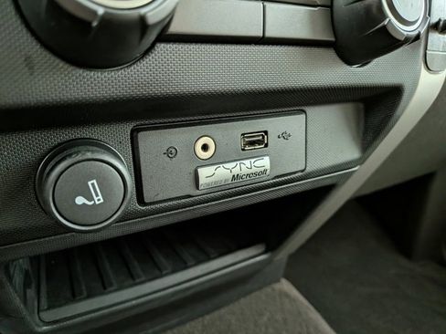 Used 2010 Ford F150 XLT image 5