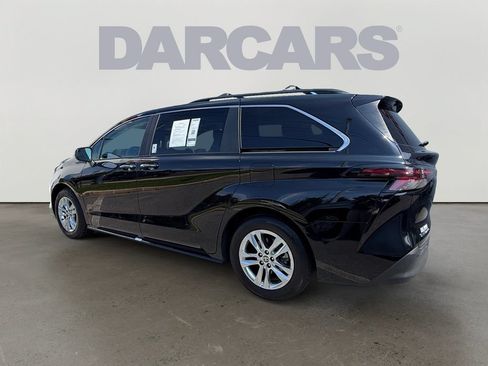 Certified 2025 Toyota Sienna XLE w/ XLE Plus Package AWD/4WD image 5
