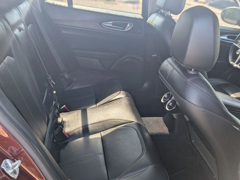 Used 2017 Alfa Romeo Giulia image 15