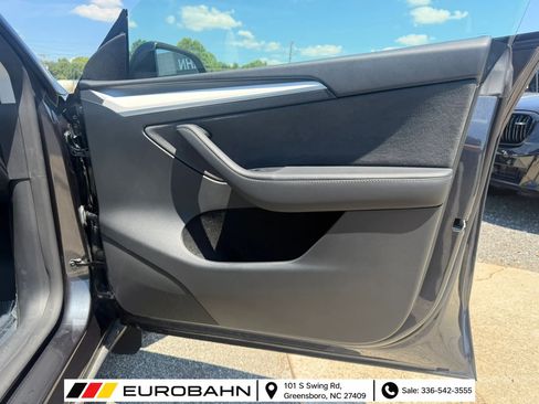 Used 2024 Tesla Model Y Long Range AWD/4WD image 22