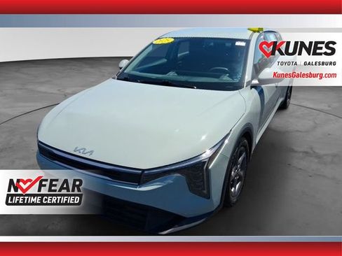 Used 2025 Kia K4 FWD image 1