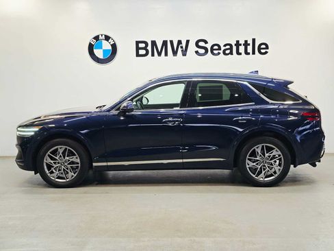 Used 2022 Genesis GV70 2.5T w/ Advanced Package AWD/4WD image 3