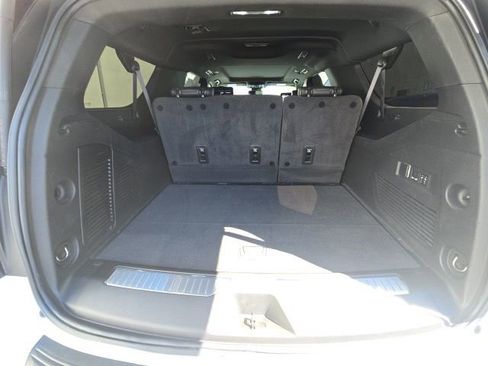 Used 2024 Chevrolet Suburban Z71 w/ Luxury Package image 10
