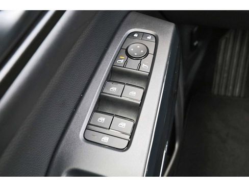 Used 2025 Nissan Pathfinder S w/ Cargo Package image 21