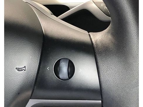 Used 2024 Tesla Model Y Long Range image 23