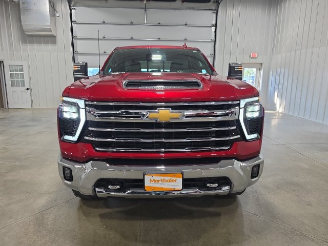 Used 2025 Chevrolet Silverado 3500 LTZ w/ LTZ Premium Package AWD/4WD image 3
