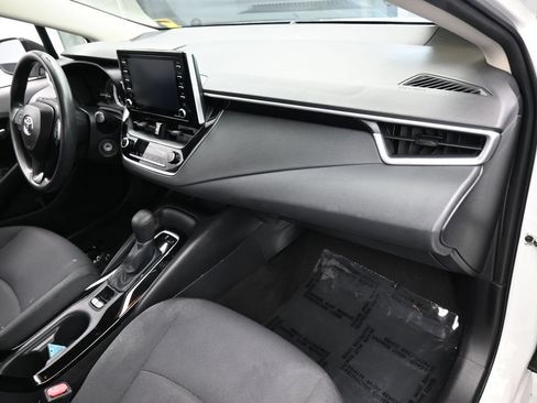 Used 2021 Toyota Corolla LE FWD image 35