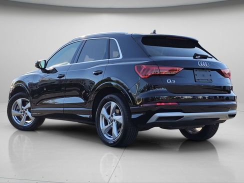 Used 2022 Audi Q3 2.0T Premium w/ Convenience Package image 6