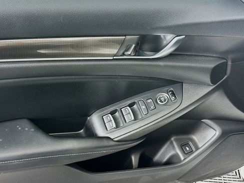 Used 2018 Honda Accord Sport image 15