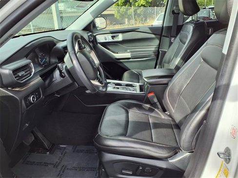 Used 2023 Ford Explorer Limited image 13