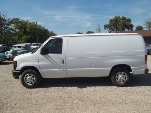 Used 2014 Ford E-150 and Econoline 150 RWD image 4