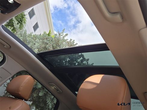 Certified 2022 Kia Sorento SX Prestige w/ Rust Color Package image 23