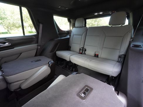 Used 2023 Chevrolet Tahoe Z71 w/ Luxury Package AWD/4WD image 24