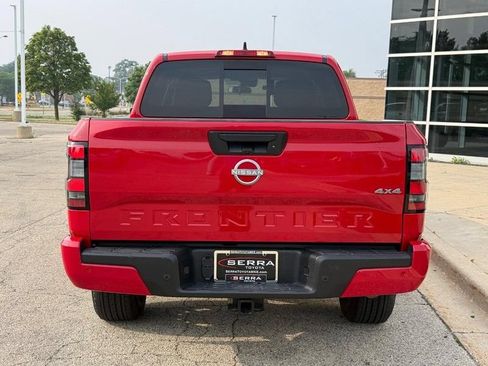 Used 2025 Nissan Frontier SV w/ SV Convenience Package AWD/4WD image 4