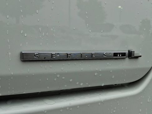 Certified 2023 Jeep Wagoneer L Series II AWD/4WD image 36