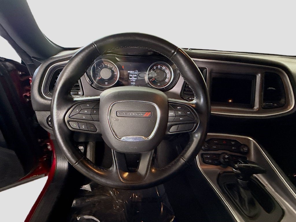 Used 2022 Dodge Challenger SXT RWD image 12