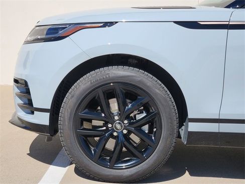 Used 2025 Land Rover Range Rover Velar Dynamic SE image 9
