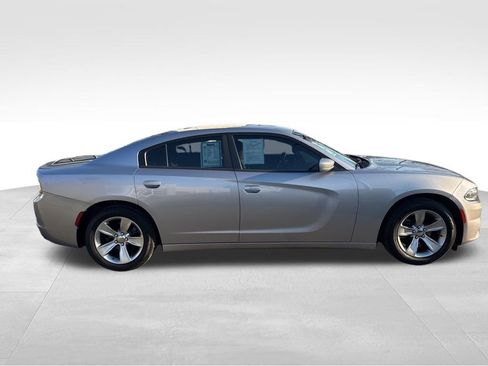 Used 2016 Dodge Charger SXT image 6
