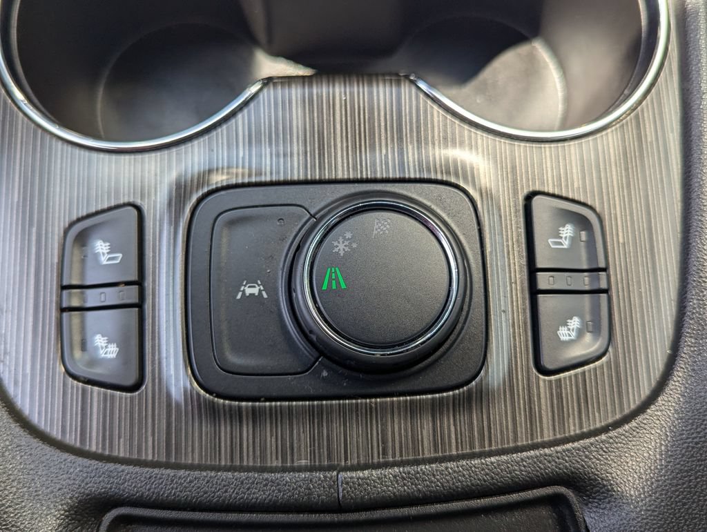 Used 2023 GMC Acadia SLT FWD image 25