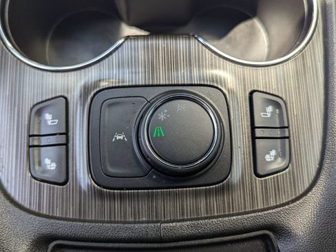Used 2023 GMC Acadia SLT FWD image 25
