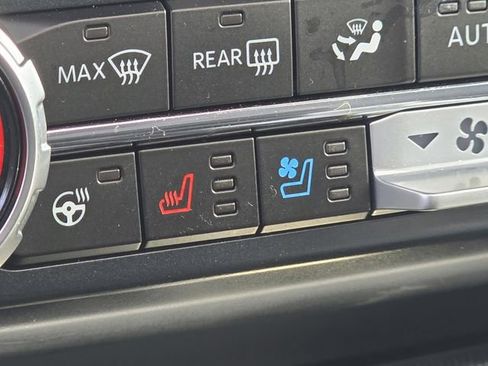 Used 2025 Ford F150 Lariat w/ Equipment Group 501A Mid image 24