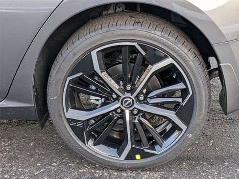 New 2025 Nissan Altima 2.5 SR image 22