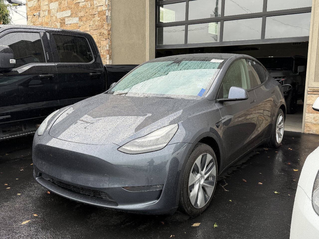 Used 2020 Tesla Model Y Long Range AWD/4WD image 1