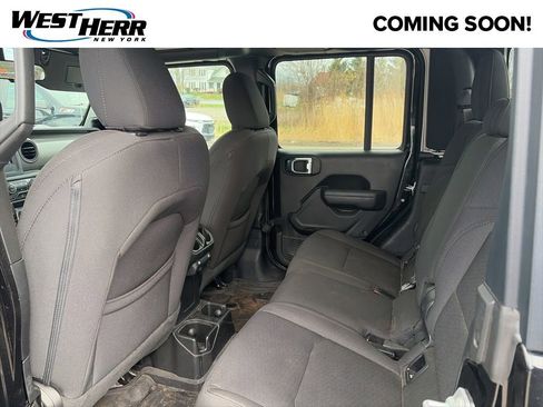 Used 2023 Jeep Gladiator Sport image 6