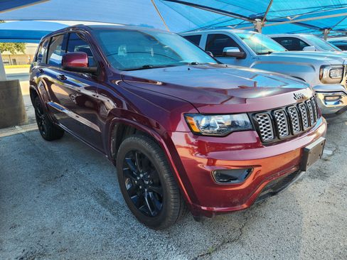 Used 2021 Jeep Grand Cherokee Laredo X AWD/4WD image 1