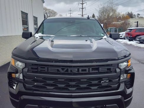 Used 2024 Chevrolet Silverado 1500 Custom w/ Dark Appearance Package image 8