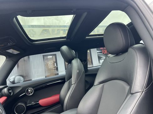 Used 2014 MINI Cooper S image 30