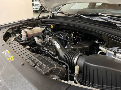 Used 2024 Jeep Grand Cherokee Altitude AWD/4WD image 98