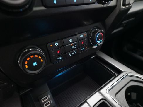 Used 2019 Ford F150 XLT w/ Equipment Group 302A Luxury AWD/4WD image 19